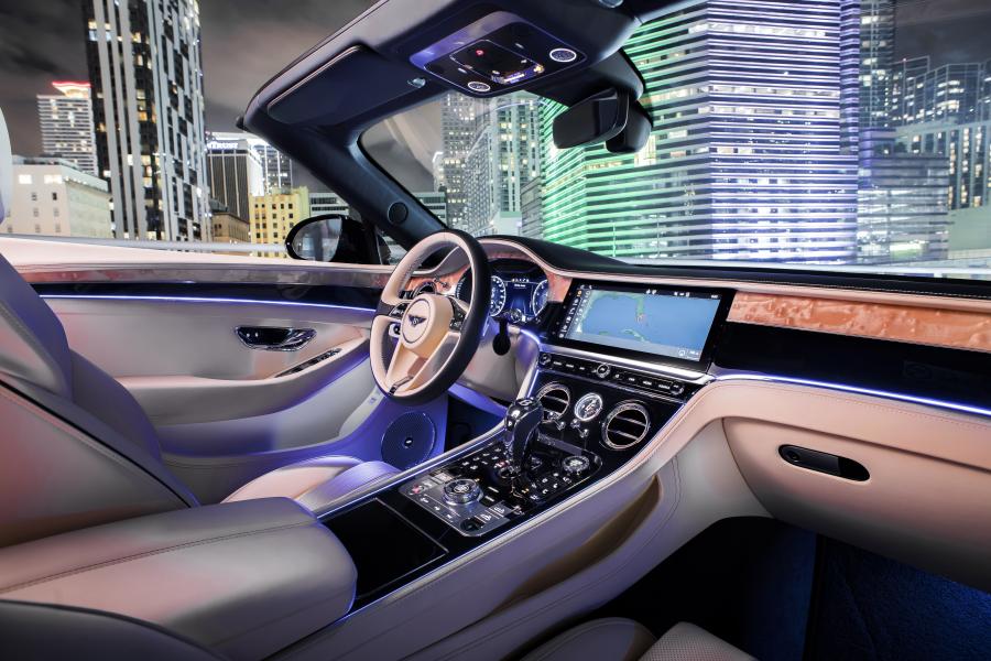 Интерьер Bentley Continental GT V8 Convertible 2019 года  (WW) (фото 8 из 16)